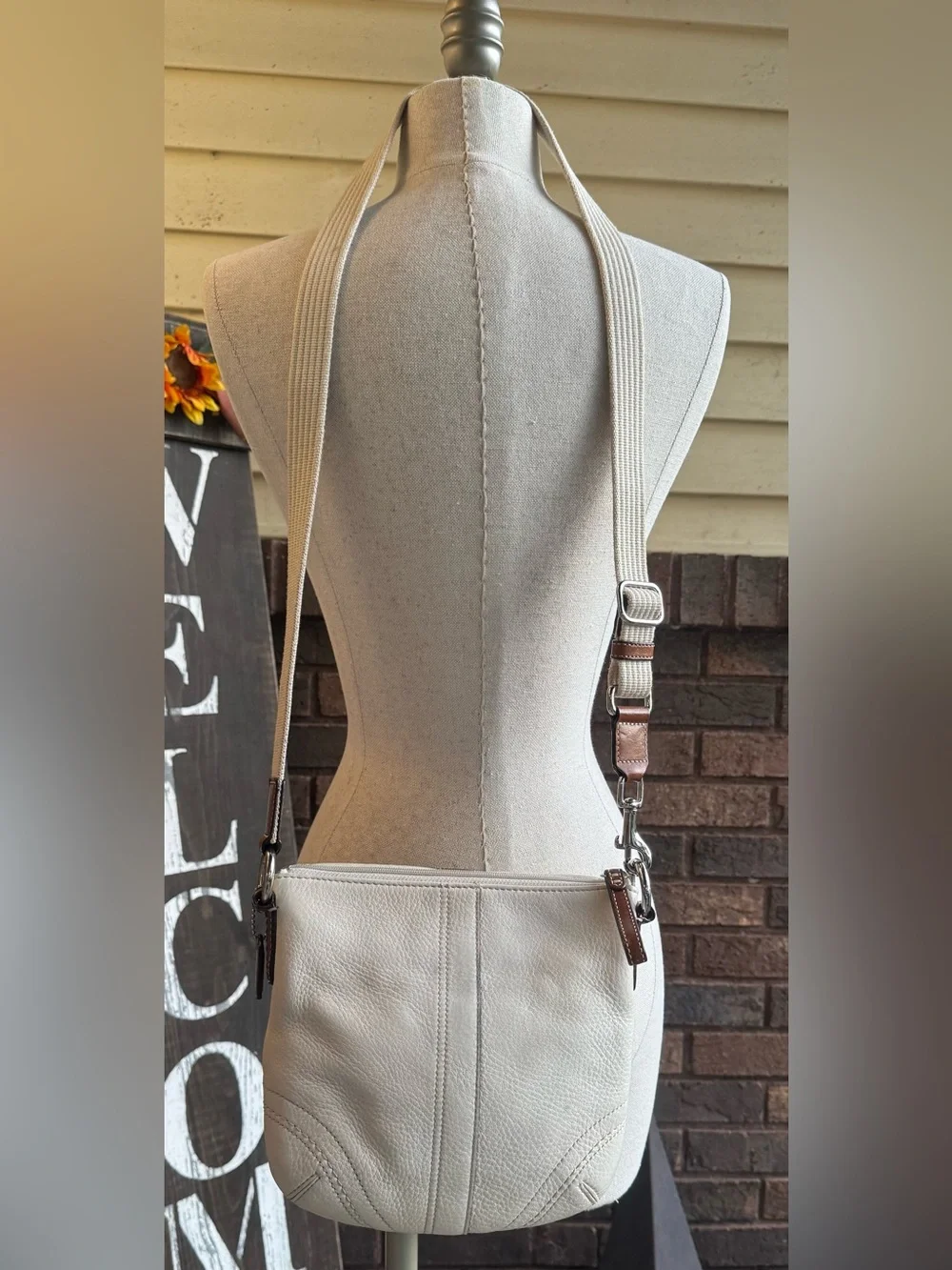Coach Rare VTG Pebbled Soho Flap Crossbody Satchel Creme Leather Shoulderbag Y2K
